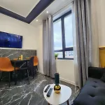 Luxury Td One Bedroom *