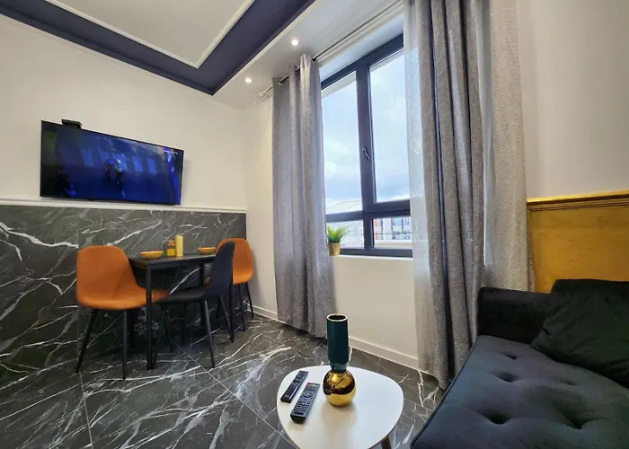 Luxury Td One Bedroom *